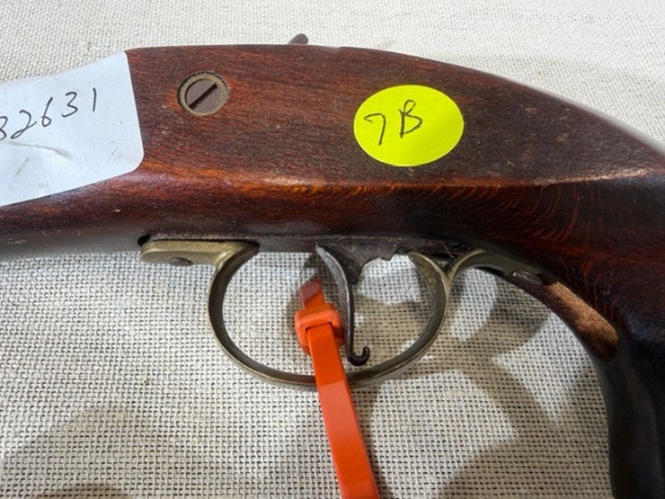 #200-•-pair-of-derringer-pistols-image-11