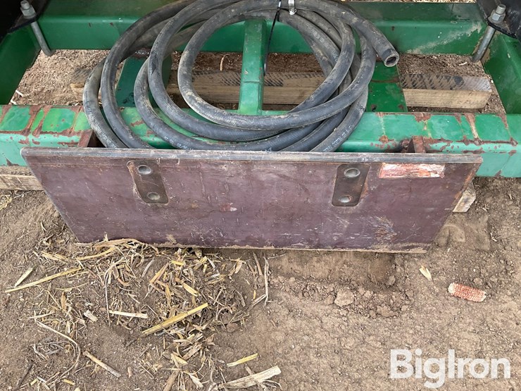 front-mount-fertilizer-tank-image-17