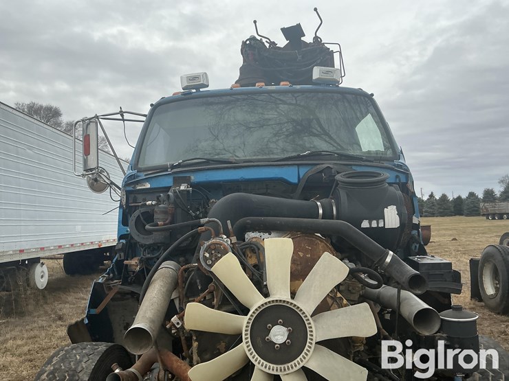 2003-sterling-lt9500-image-12