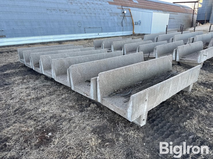 8'-concrete-feed-bunks-image-3