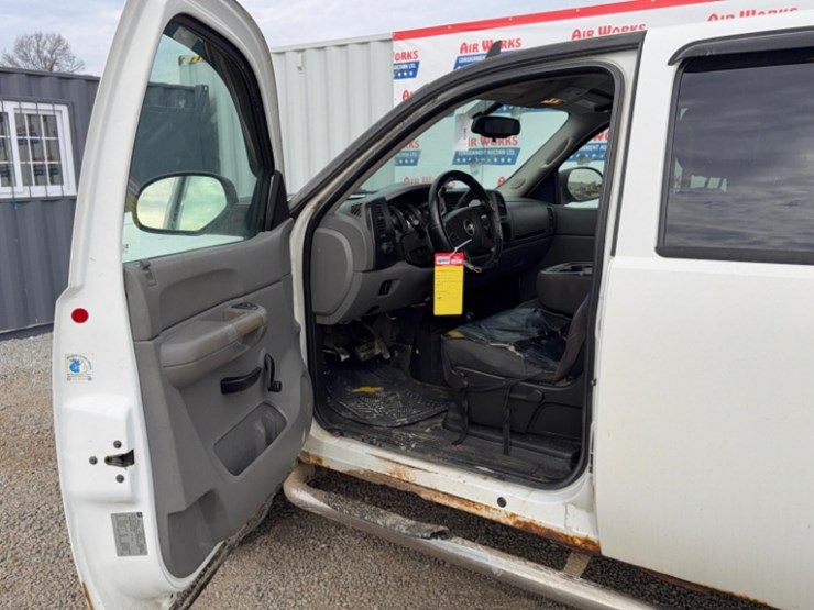 2008-chevrolet-3500hd-image-11