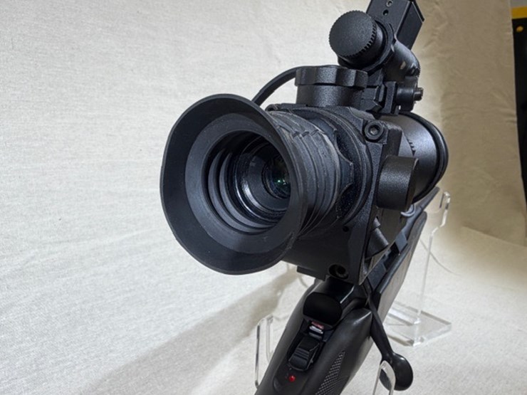 #215-•-browning-a-bolt-rifle-image-30