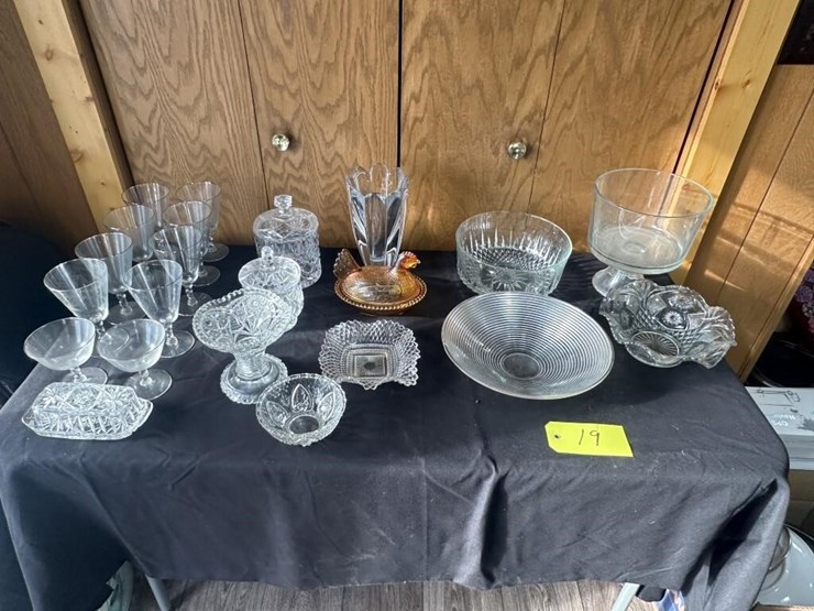 vintage-glassware-sets-image-1