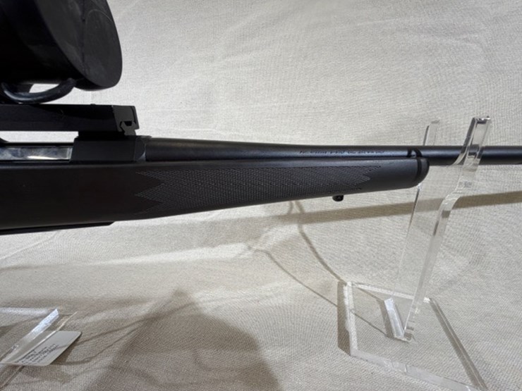 #215-•-browning-a-bolt-rifle-image-42