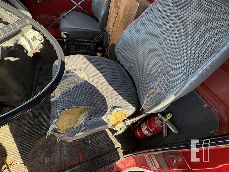 1984-ford-l8000-image-17