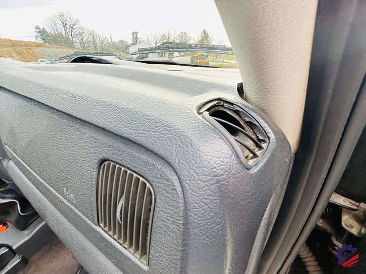 2004-dodge-ram-3500-image-86