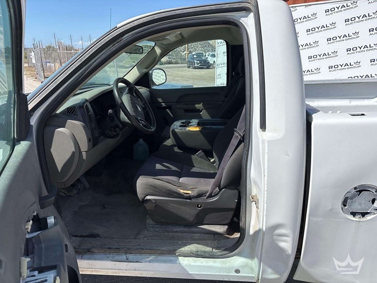 2012-chevrolet-silverado-1500-image-14