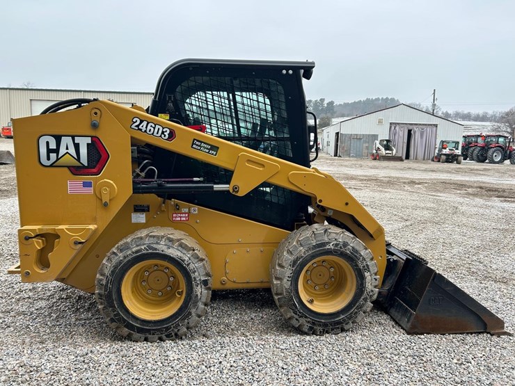 2019-caterpillar-246d3-image-5