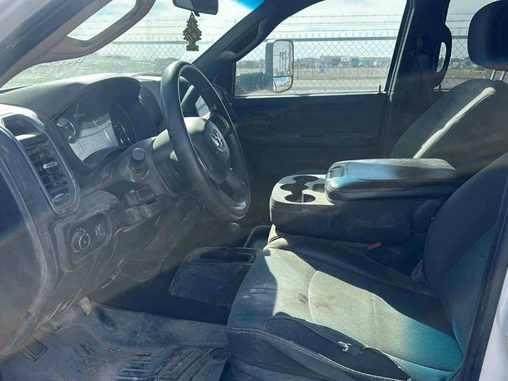 2022-dodge-ram-3500-image-9