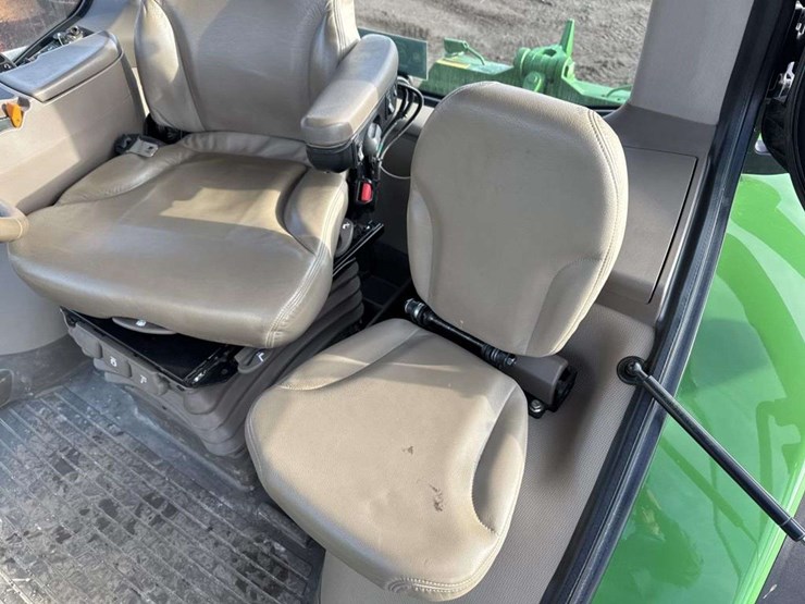 john-deere-8310r-image-26