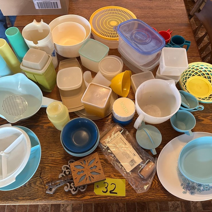 Misc. Plastic Tupperware
