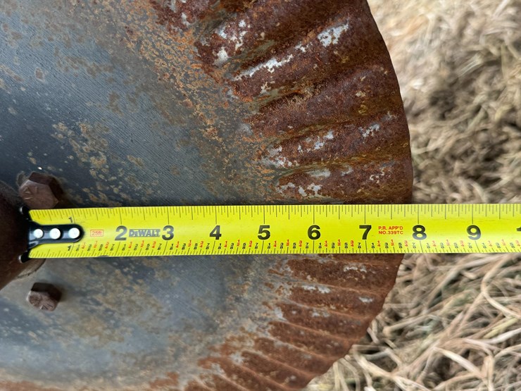 landoll-7-shank-chisel-plow-image-13