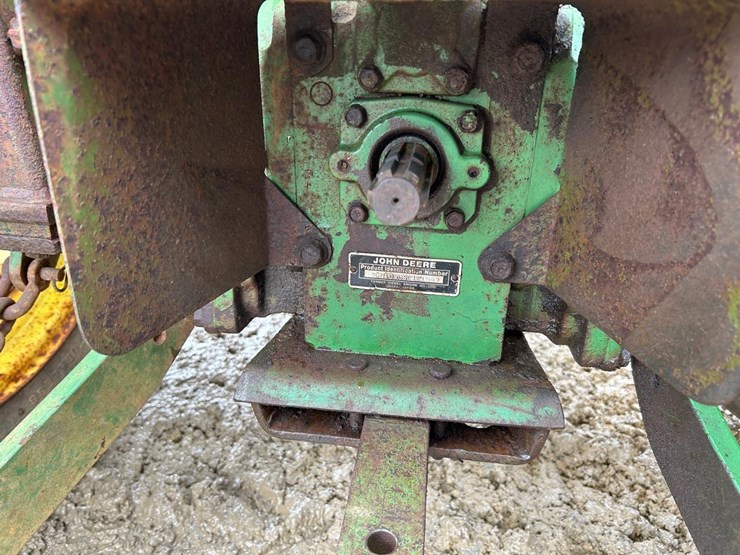 john-deere-1050-image-17