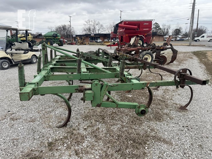 john-deere-100-image-8