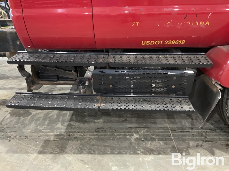 2012-ford-f750-xlt-image-10