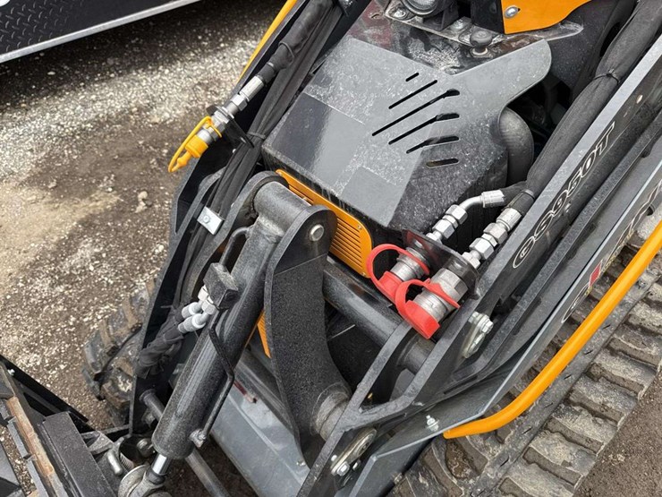 giant-gs950t-mini-skid-steer-image-9
