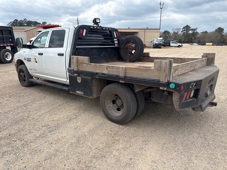 2013-dodge-ram-3500-image-4