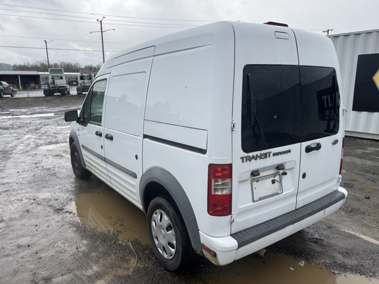 2011-ford-transit-image-6