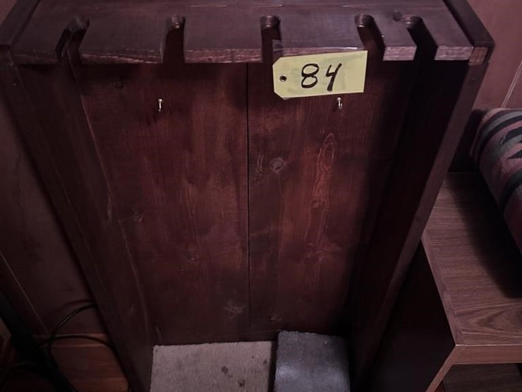 gun-stand-&-rolling-cabinet-image-5