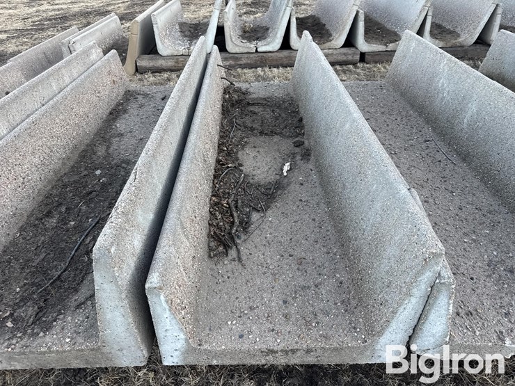8'-concrete-feed-bunks-image-13