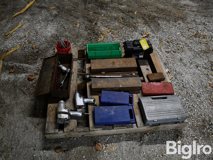 pallet-of-farm-support-image-4