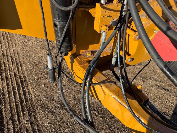 2011-haybuster-2650-image-11