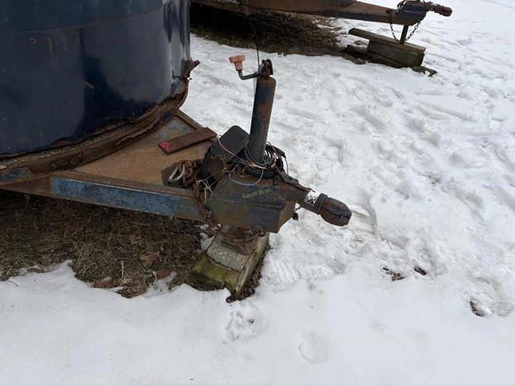 corn-pro-livestock-trailer---off-site-image-4