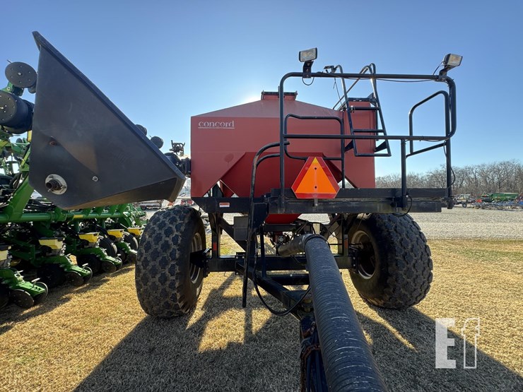 case-ih-2400-image-41