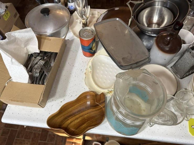 misc.-kitchen-cookware-&-silverware-image-4