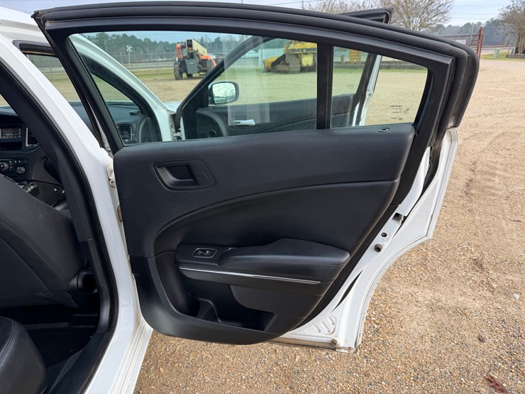 #768-•-2011-dodge-charger-image-7