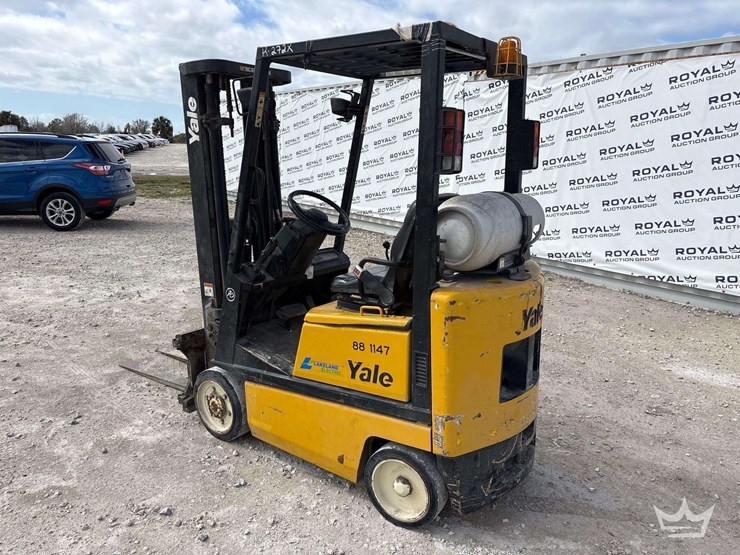 yale-glc030a-2,500lb-propane-foklift-image-4