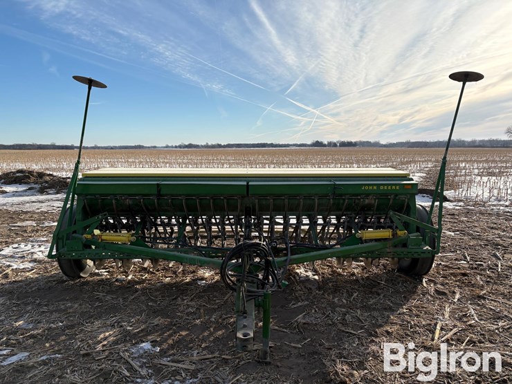 john-deere-8300-image-2