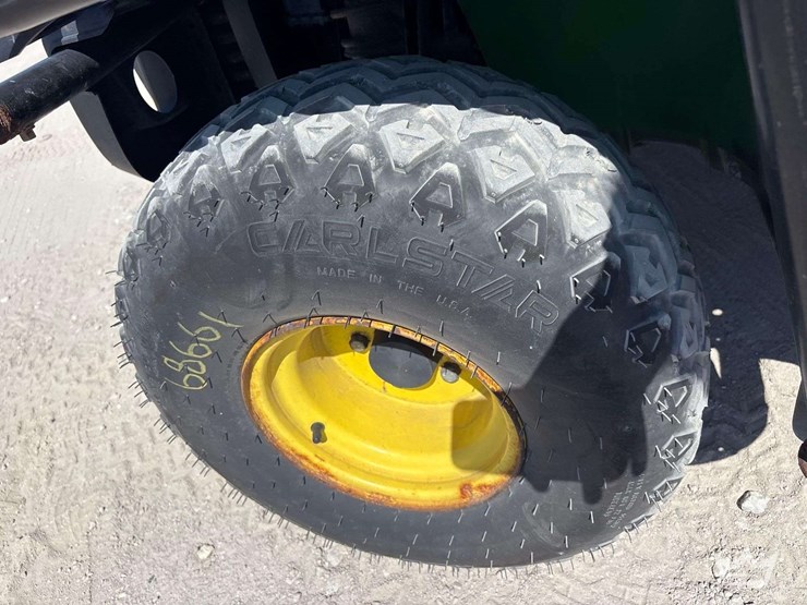 2020-john-deere-gator-hpx615e-image-16