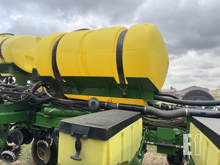 john-deere-1770nt-image-9