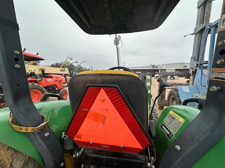 john-deere-4105-image-17