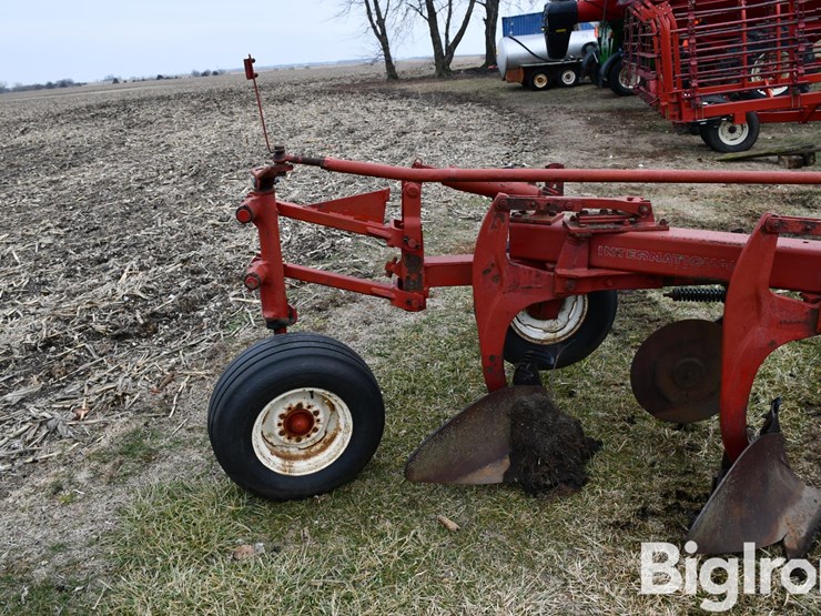 international-720-image-14