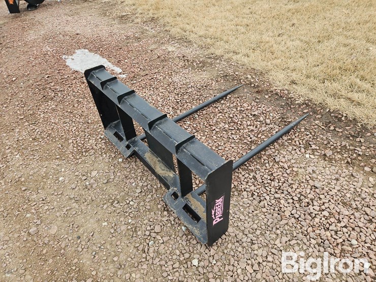 2025-pabreak-bale-spear-skid-steer-attachment-image-5