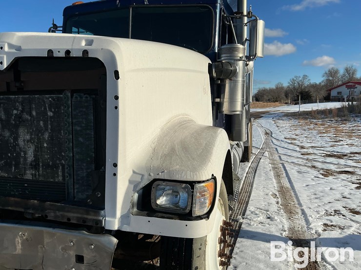 2000-international-9900-image-16