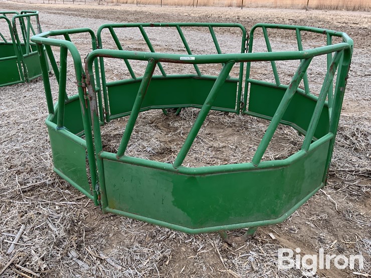 hw-foldable-bale-feeder-image-1