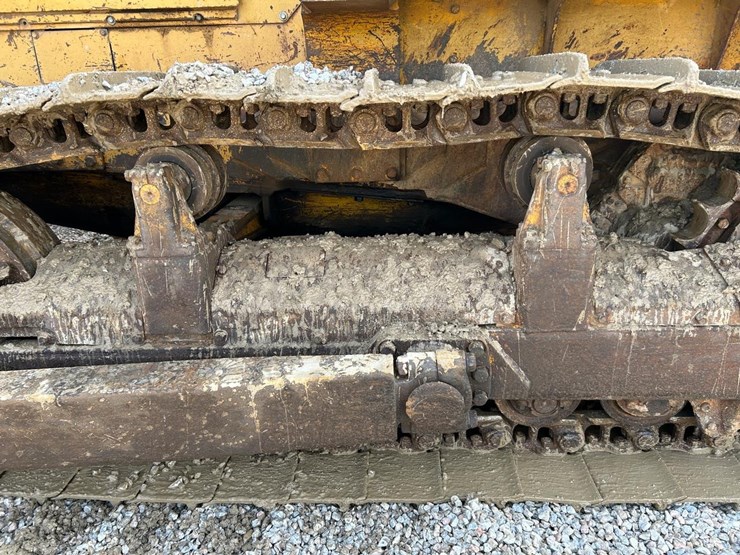 caterpillar-d6c-image-18