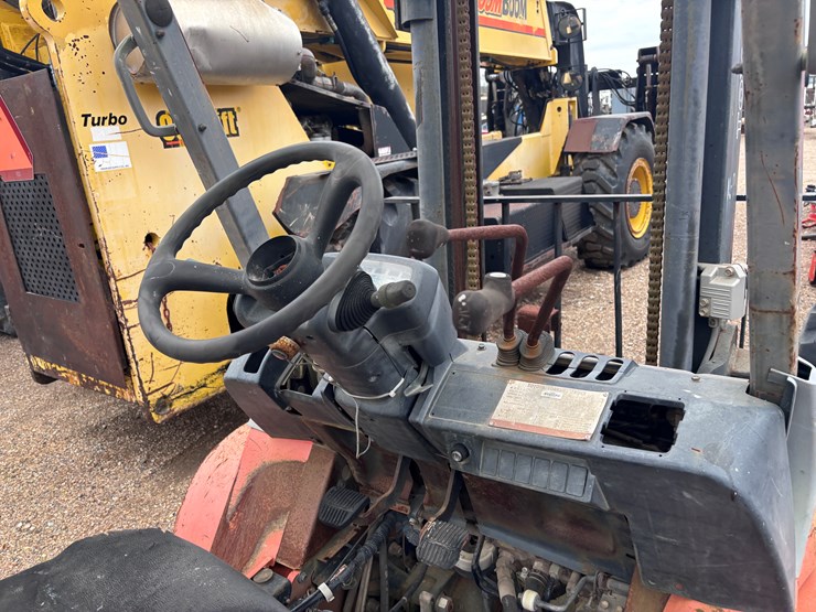 #2567-•-toyota-63842-forklift-|-for-parts/repairs-image-9