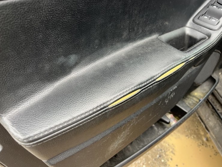 2018-ford-explorer-image-26