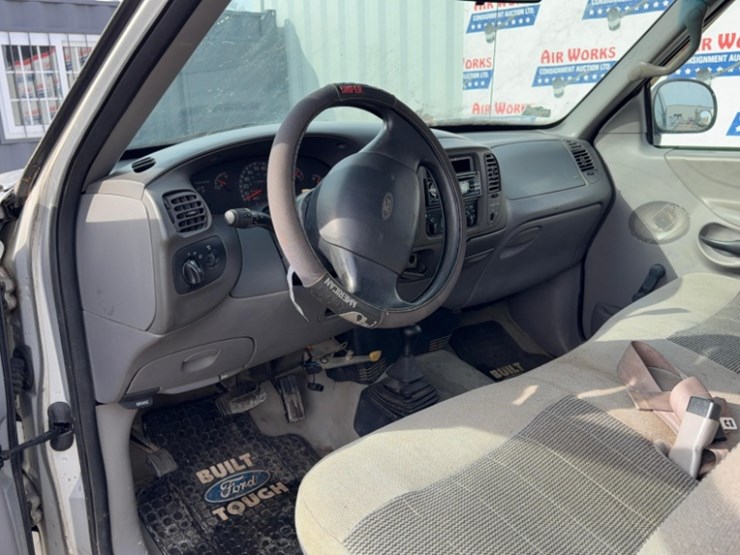 1996-ford-f150-xl-image-10