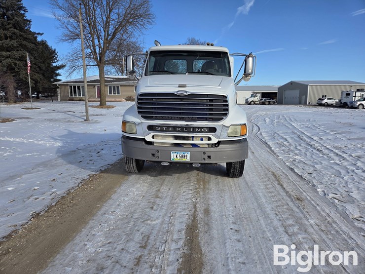 2004-sterling-at9500-image-2