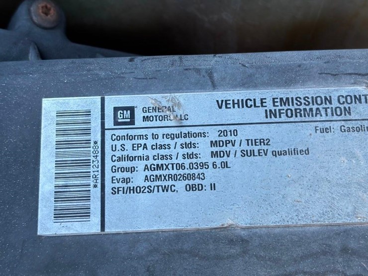 2010-chevrolet-suburban-image-34