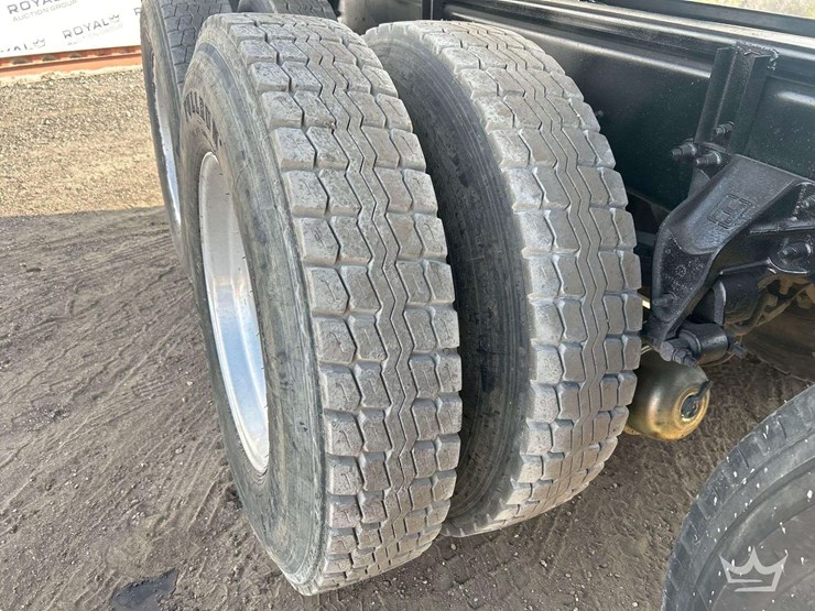 2006-mack-cv713-granite-tri-axle-dump-truck-image-35