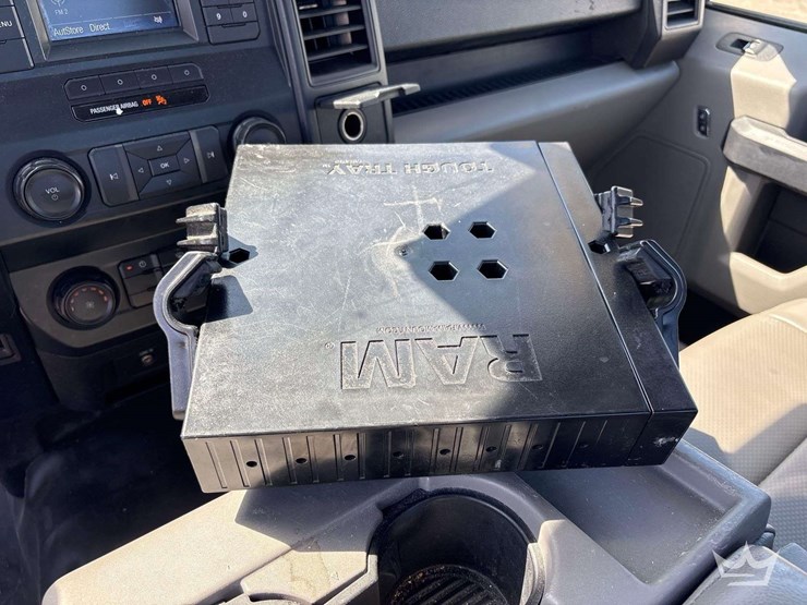 2017-ford-f150-image-16