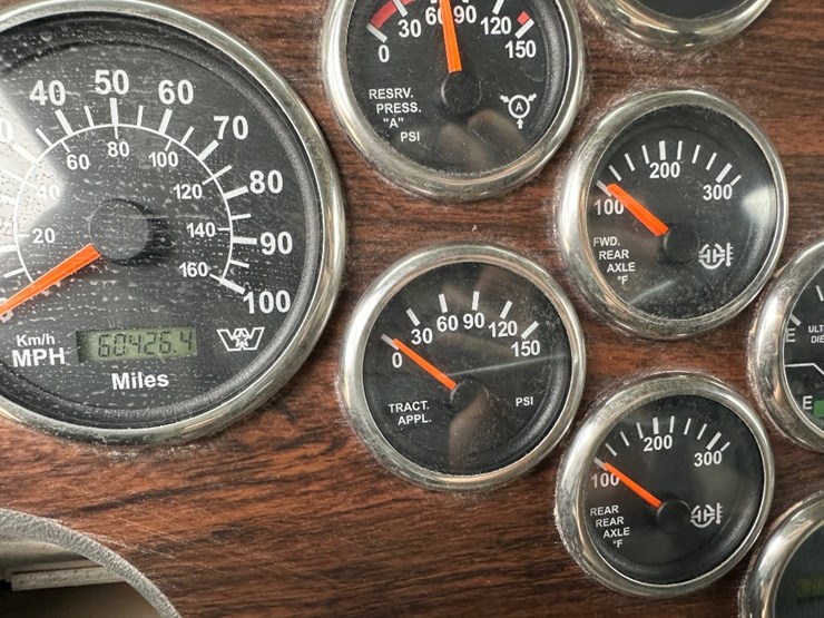 2011-western-star-4900-image-11