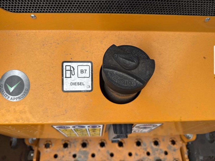 giant-gs950t-mini-skid-steer-image-20