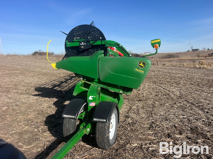 2020-john-deere-740fd-image-11